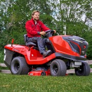 127707-tractor-t18-105-4-hd-a-webshop-mood-1.jpg