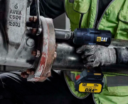 Silnik bezszczotkowy i panel sterowania obrotami klucz CAT 18V 700 Nm