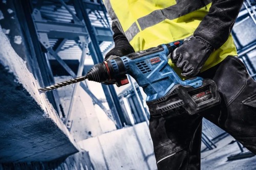 Wydajne wiercenie z udarem w zbrojonym betonie młotem Bosch EXPERT EXBH 18V-32F