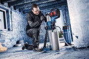 Pionowe wiercenie rdzeniowe w podłożu wiertnicą Bosch EXPERT EXDB18V2-180