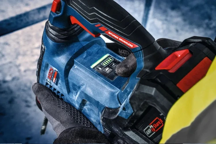Panel stanu naładowania i trybów pracy młota Bosch EXPERT EXBH 18V-32F
