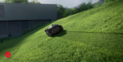 Robot koszący Roborock RockMow Z120 LiDAR pracujący na trawniku o powierzchni do 1200 m2