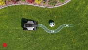 Inteligentne kamery Quad Vision AI w robocie Roborock Z115 omijające zabawki w ogrodzie