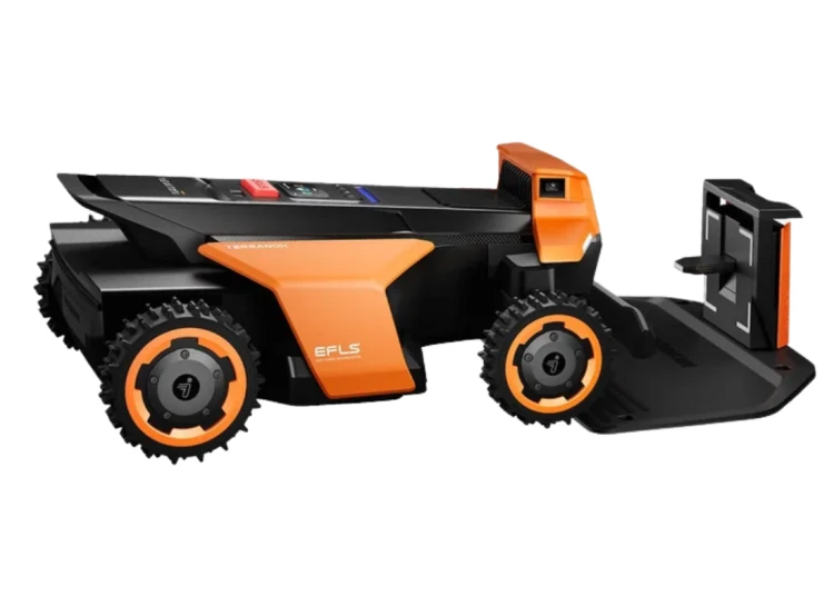 Profesjonalny robot koszący Segway Terranox CM240M1 z napędem na 4 koła AWD i agresywnym bieżnikiem
