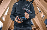Łatwe mocowanie akumulatora 18V do wiertarko-wkrętarki Bosch EXPERT EXSR18V-150