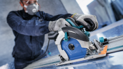 Montaż tarczy Bosch Expert for Aluminium w przewodowej pilarce tarczowej