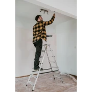 Antypoślizgowe ryflowane stopnie aluminiowe o szerokości 8 cm Drabest DR-AL-DD7-HOME-CZ