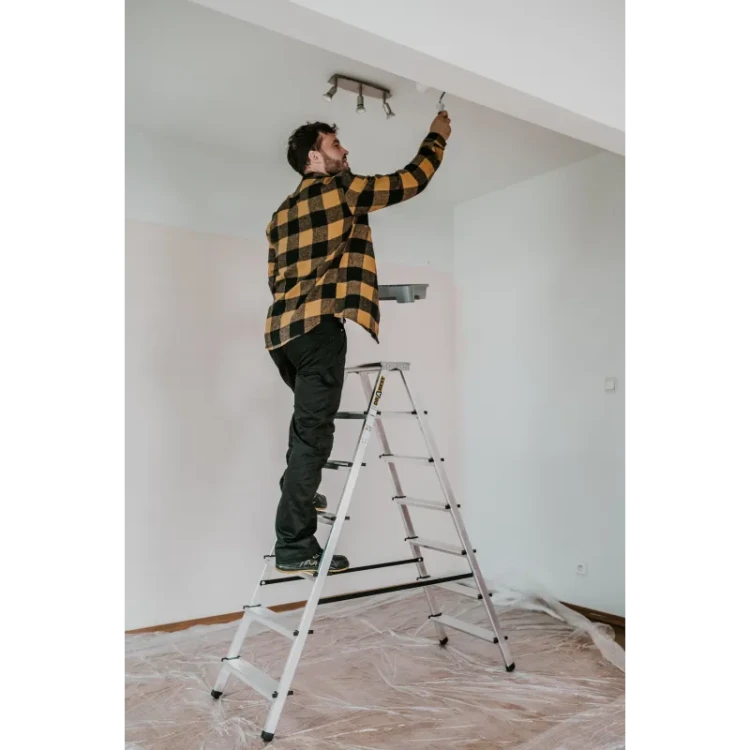 Antypoślizgowe ryflowane stopnie aluminiowe o szerokości 8 cm Drabest DR-AL-DD7-HOME-CZ
