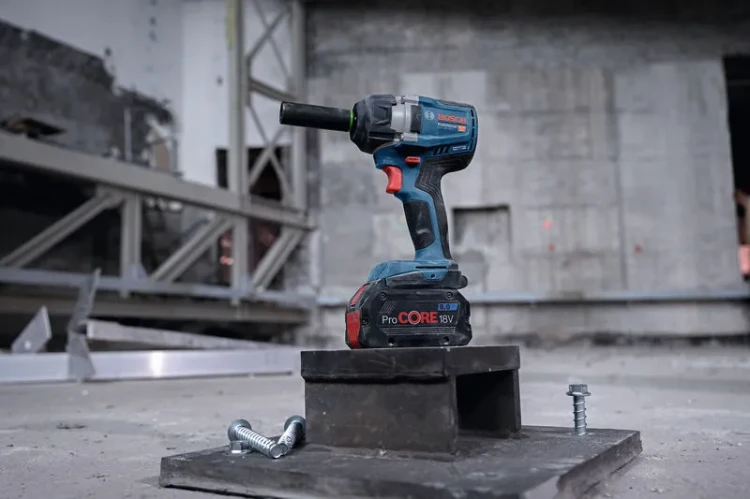Bezszczotkowy silnik BITURBO Brushless i metalowy zaczep do paska klucza Bosch 06019L9000 solo