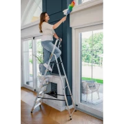 Płaska drabina aluminiowa DRABEST HOME 7 stopni o wadze 4,7 kg złożona do przechowywania
