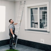 Profil podłużnicy aluminiowej drabiny przystawnej Drabest PRO 11 szczebli