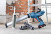 Precyzyjne klejenie paneli i konstrukcji pistoletem akumulatorowym 18V Bosch GCG 18V-600