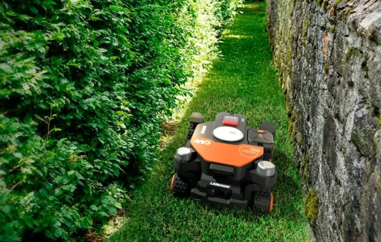 Adaptacyjne podwozie kosiarki WORX WR344E kopiujące nierówności podłoża