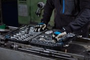 HT1R244 – komplet 222 narzędzi z nasadkami CrV, bitami Torx i przedłużkami do prac warsztatowych