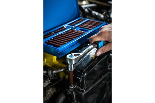 Zestaw bitów Hogert 30 i 75 mm z adapterami 3/8 i 1/2 cala w metalowej kasecie