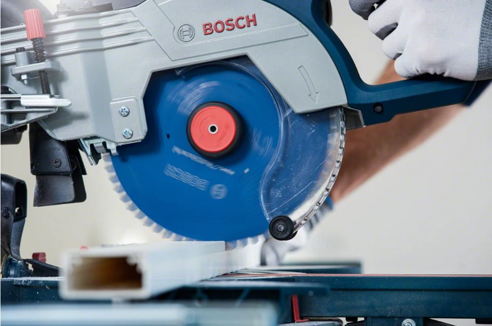 Powłoka ProteQtion i szczeliny tłumiące wibracje tarczy Bosch EXPERT Multi Material 254x30 mm