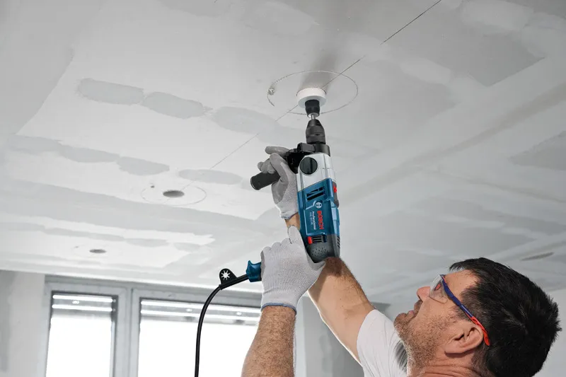 Szybkozaciskowy uchwyt wiertarski 13 mm z automatyczną blokadą Auto-Lock Bosch GSB 18-2 RE